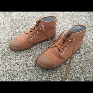 Sahara Sand Bangs High Tops